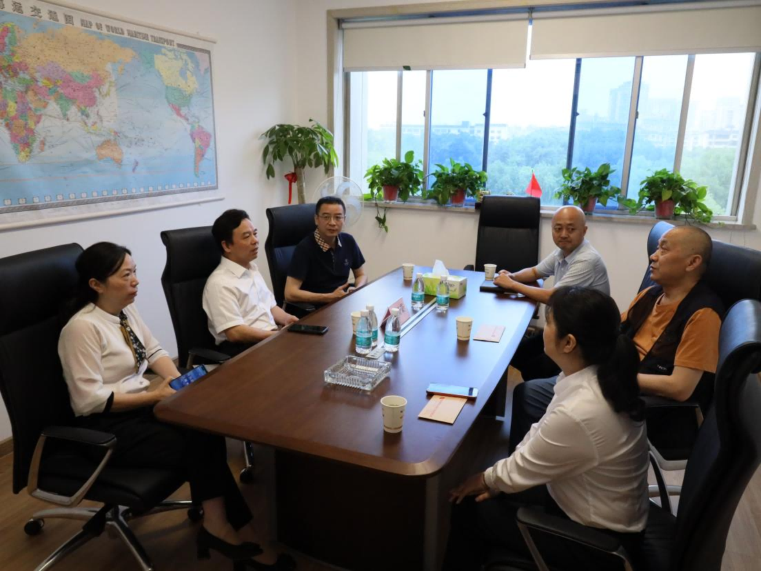 湖南農業集團黨委委員、副總經理陳根榮走訪慰問困難黨員